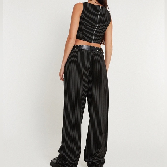 Motel Rocks Set - Picture 2 of 4